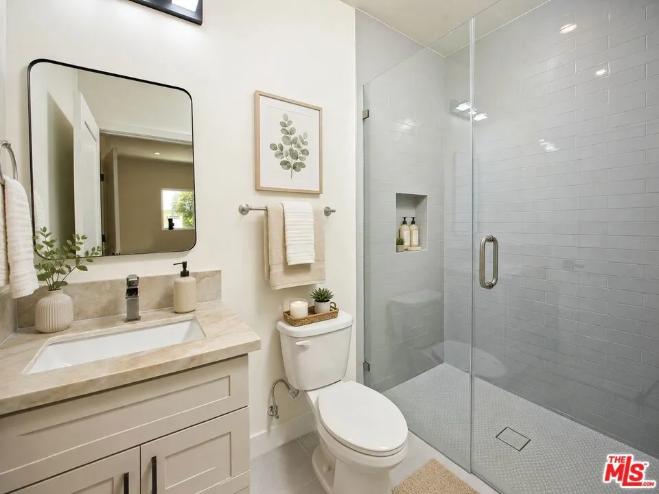 4942 Topanga Canyon Boulevard Woodland Hills, CA 91364