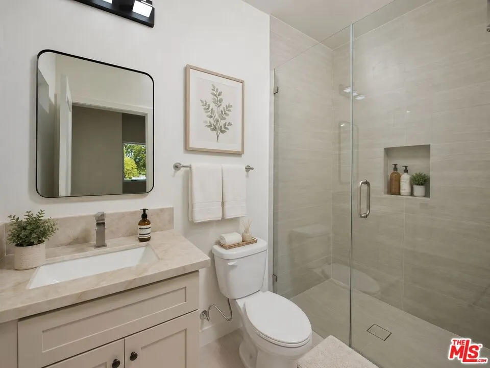4942 Topanga Canyon Boulevard Woodland Hills, CA 91364