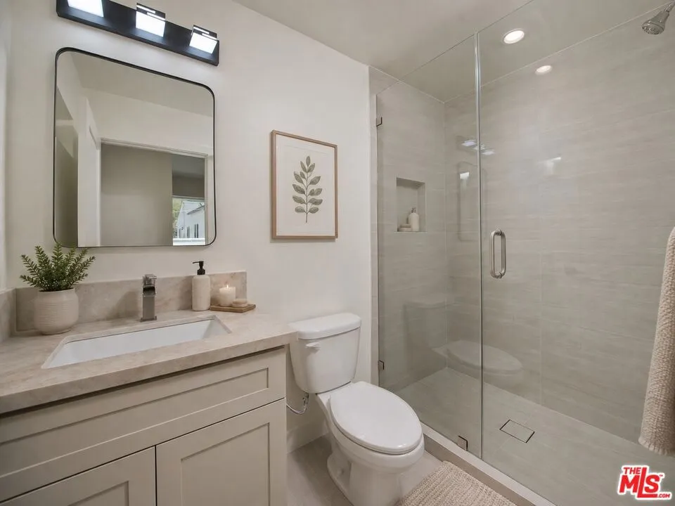 4942 Topanga Canyon Boulevard Woodland Hills, CA 91364