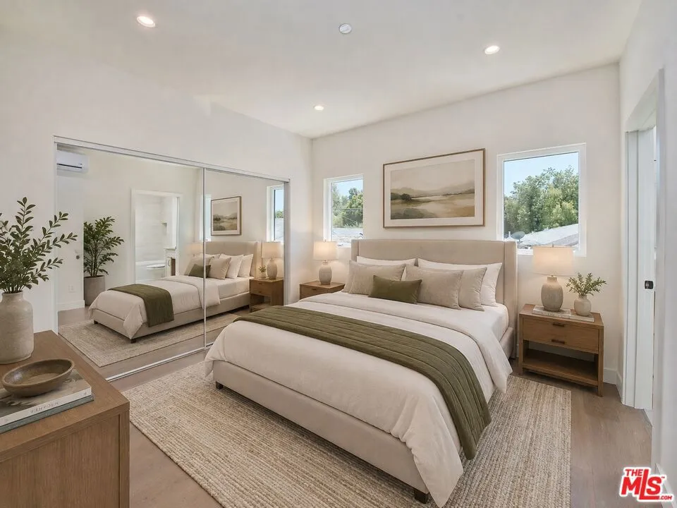 4942 Topanga Canyon Boulevard Woodland Hills, CA 91364