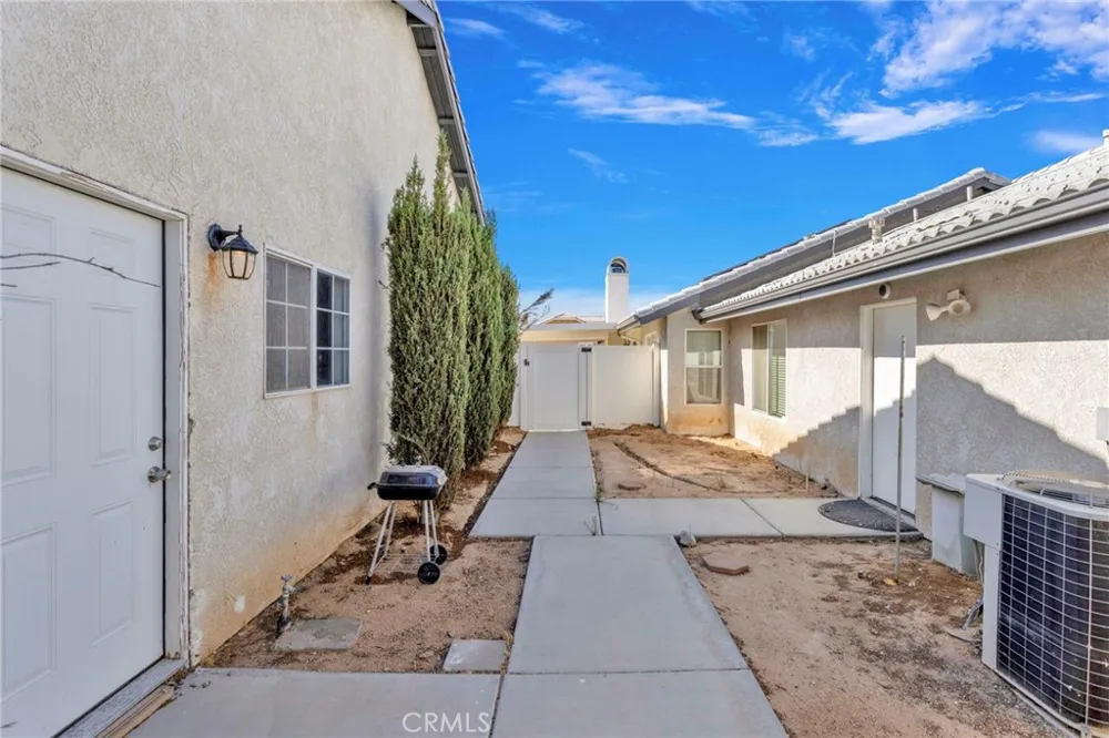 17389 Central Road Apple Valley, CA 92307