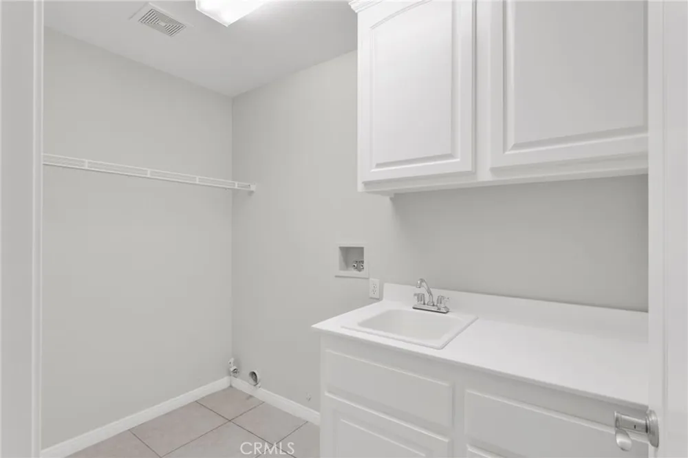 17389 Central Road Apple Valley, CA 92307
