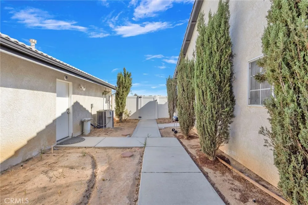 17389 Central Road Apple Valley, CA 92307