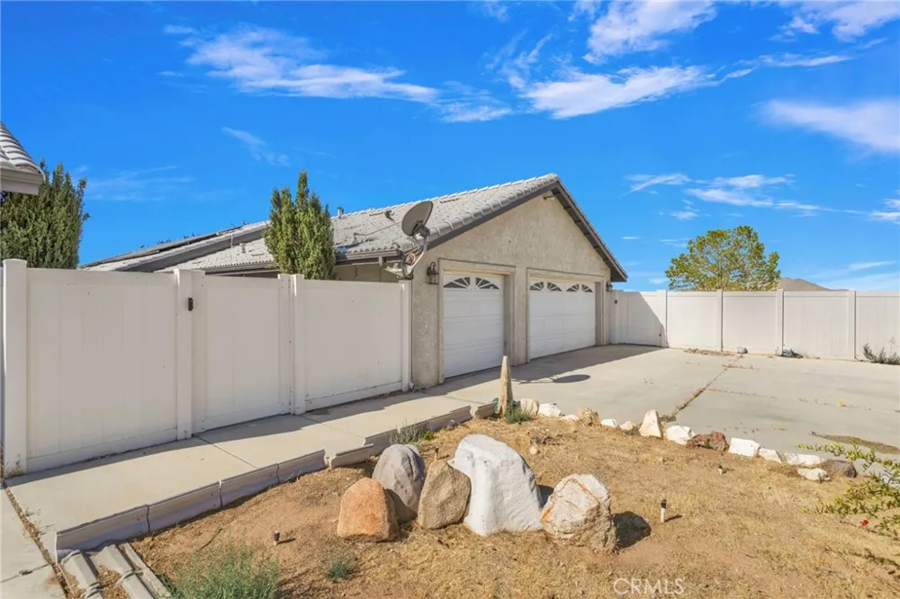 17389 Central Road Apple Valley, CA 92307