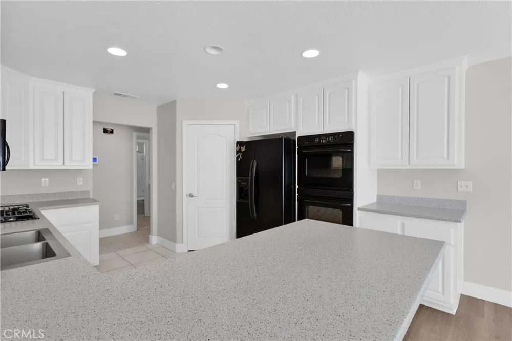 17389 Central Road Apple Valley, CA 92307