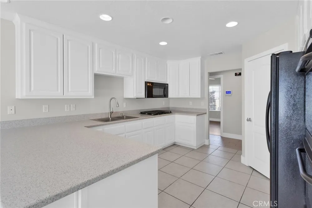 17389 Central Road Apple Valley, CA 92307