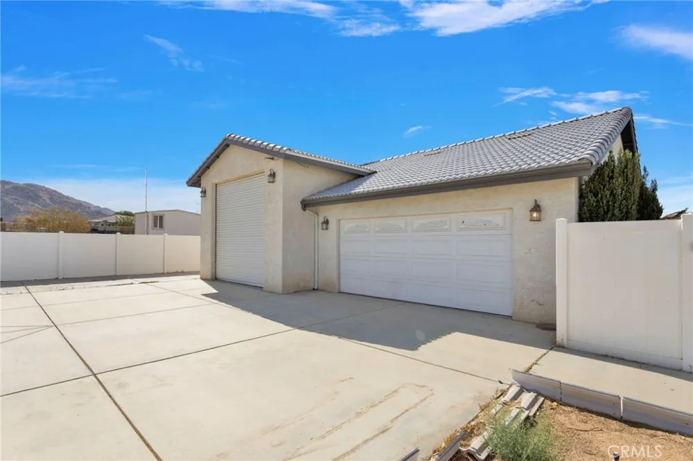 17389 Central Road Apple Valley, CA 92307