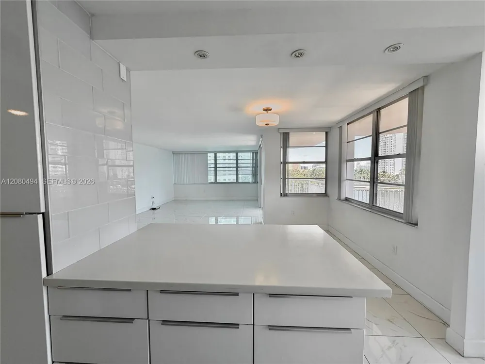 18081 Biscayne Blvd #504 Aventura, FL 33160
