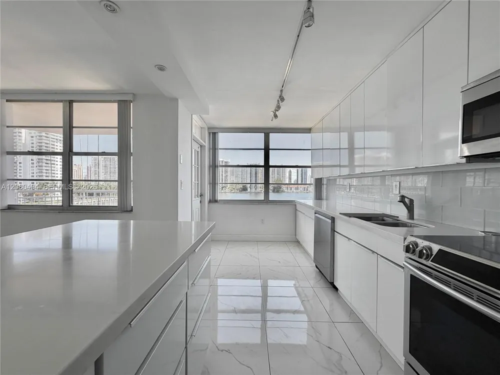 18081 Biscayne Blvd #504 Aventura, FL 33160