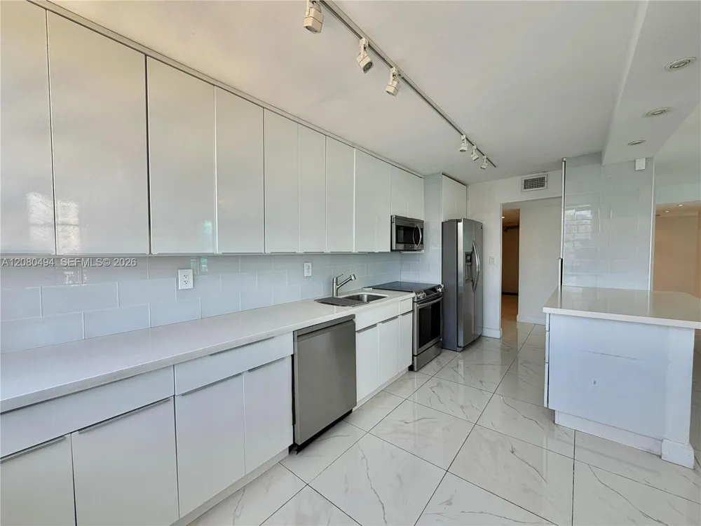 18081 Biscayne Blvd #504 Aventura, FL 33160