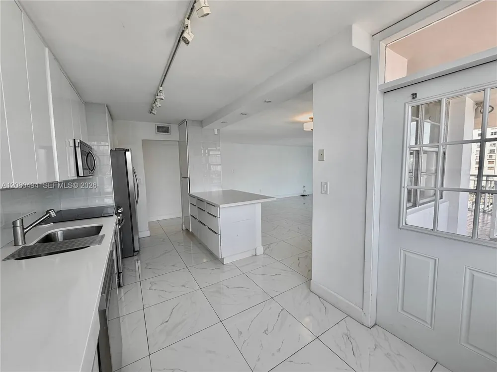 18081 Biscayne Blvd #504 Aventura, FL 33160