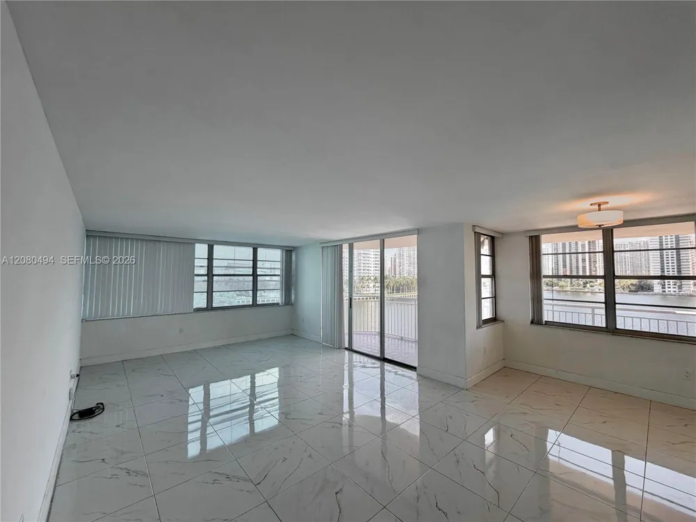 18081 Biscayne Blvd #504 Aventura, FL 33160