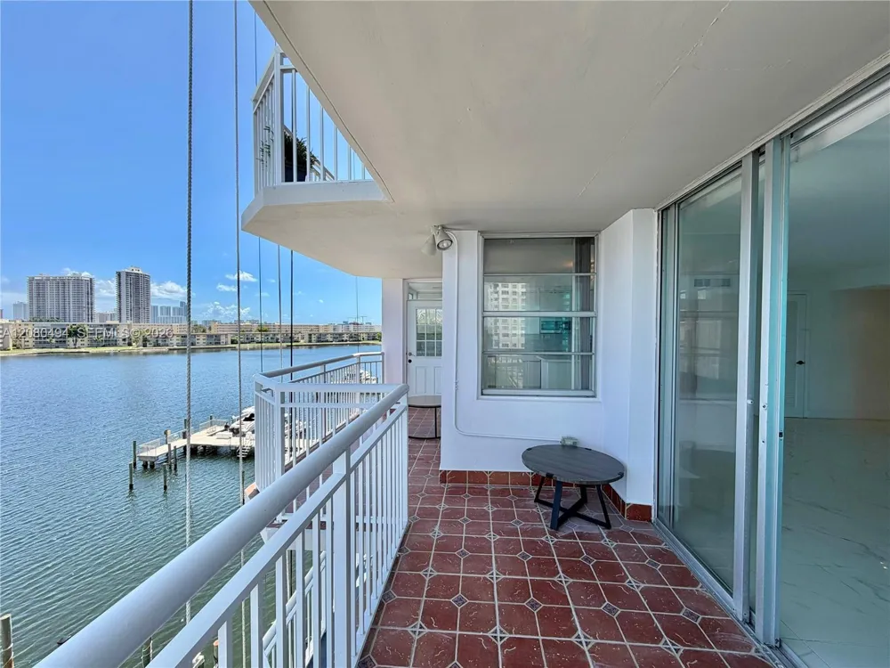 18081 Biscayne Blvd #504 Aventura, FL 33160