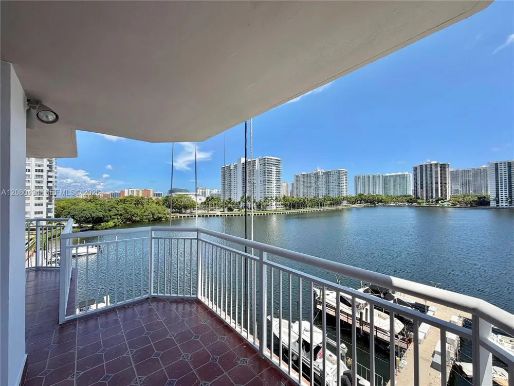 18081 Biscayne Blvd #504 Aventura, FL 33160