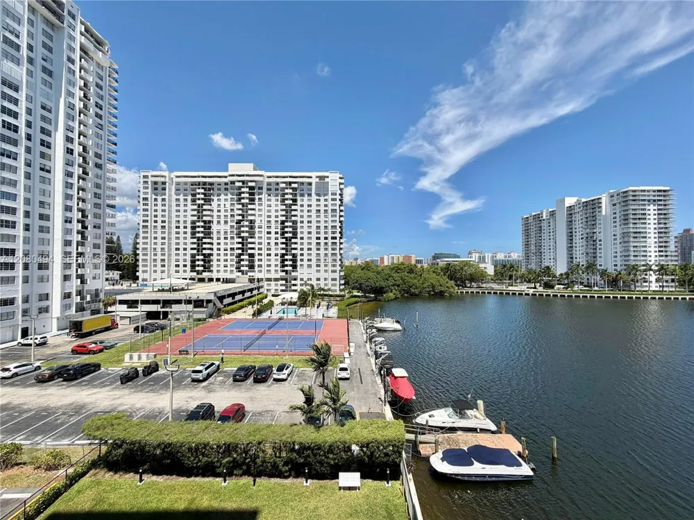 18081 Biscayne Blvd #504 Aventura, FL 33160