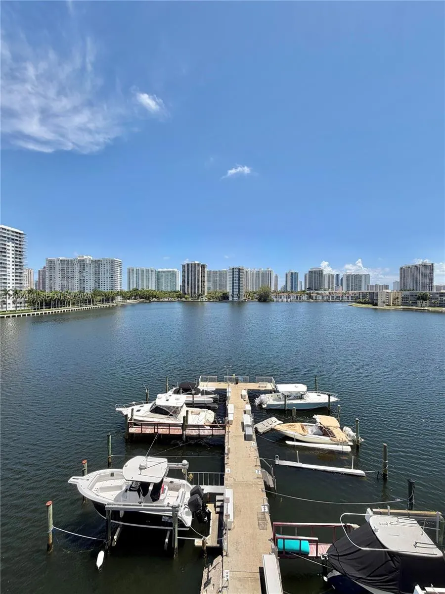 18081 Biscayne Blvd #504 Aventura, FL 33160