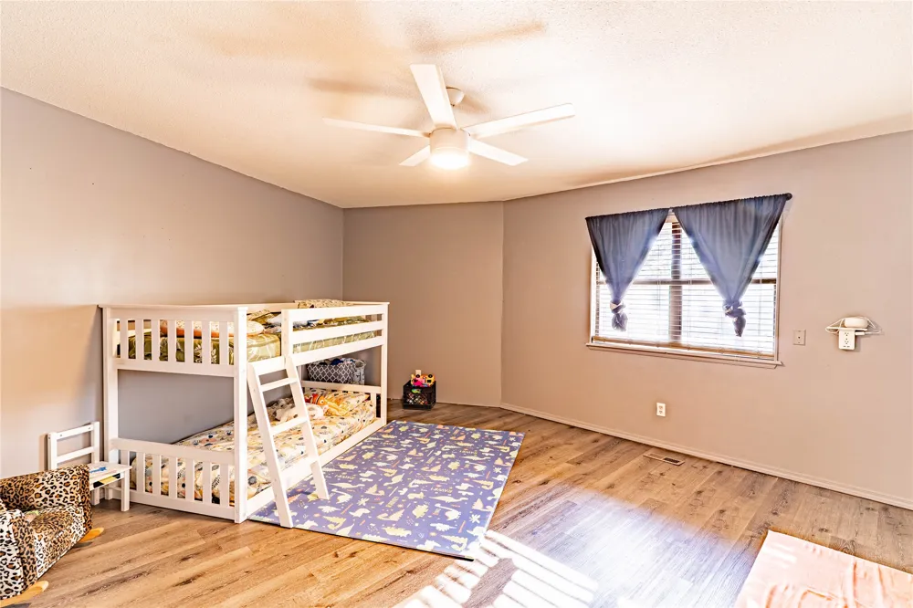 505 S Lakeridge Drive Bristow, OK 74010