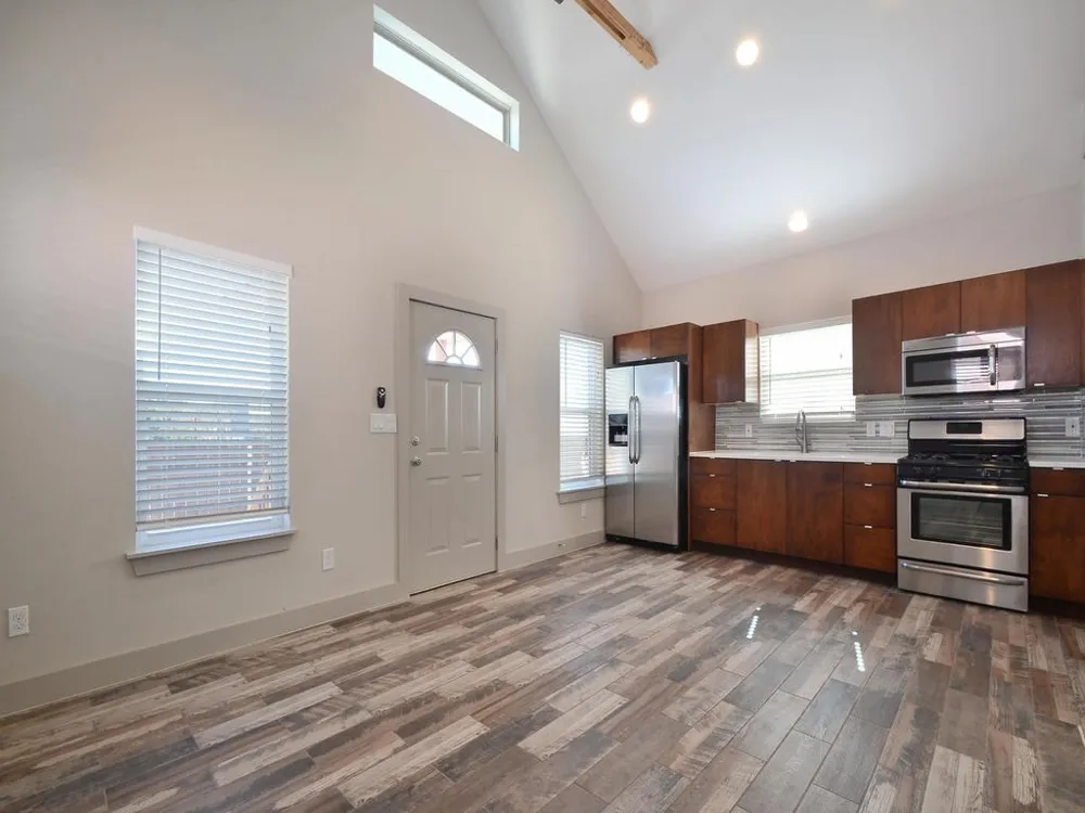 3141 E 12th Street #C Austin, TX 78702