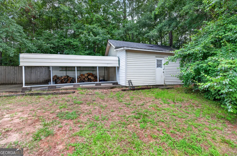 1981 Lee Peters RD Loganville, GA 30052