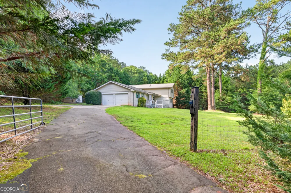 1981 Lee Peters RD Loganville, GA 30052