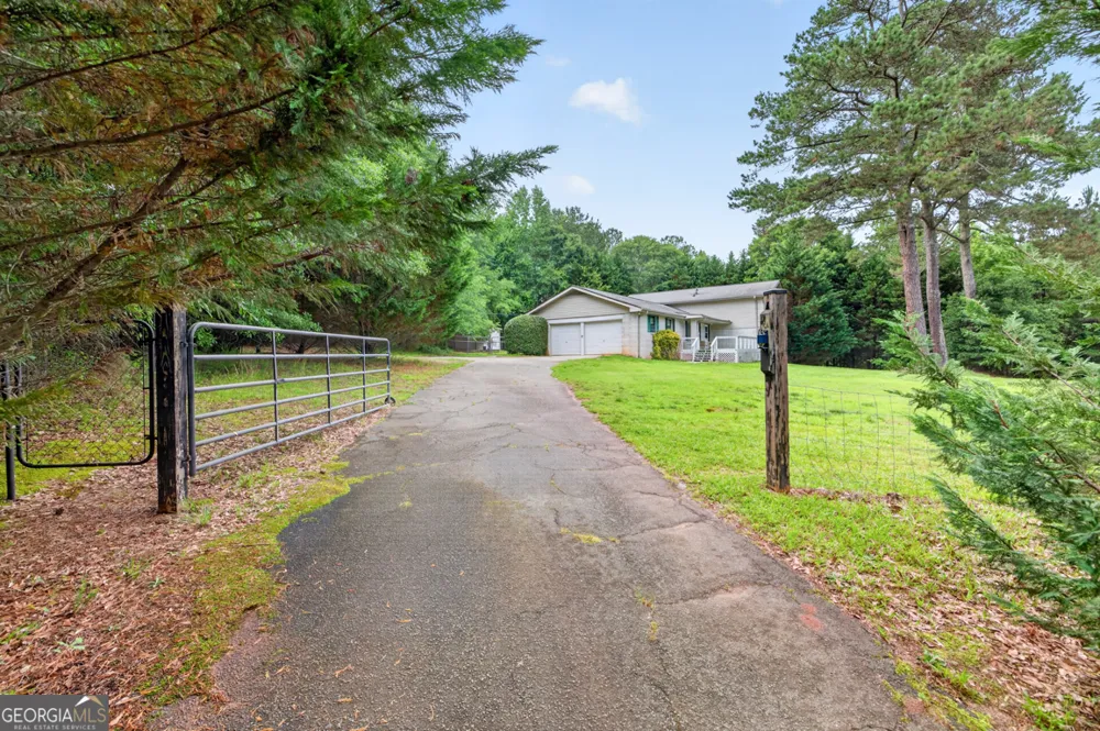1981 Lee Peters RD Loganville, GA 30052