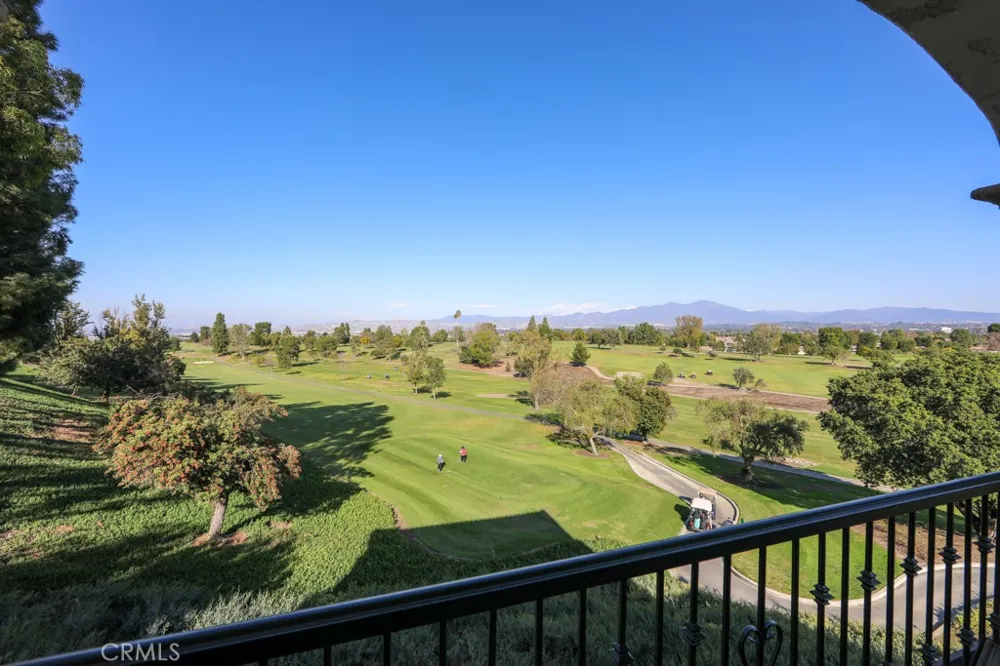 2399 Via Mariposa W #2C Laguna Woods, CA 92637