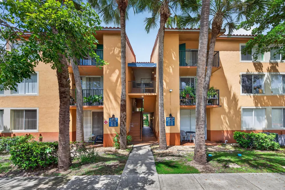 10717 E Cleary Boulevard E #106 Plantation, FL 33324