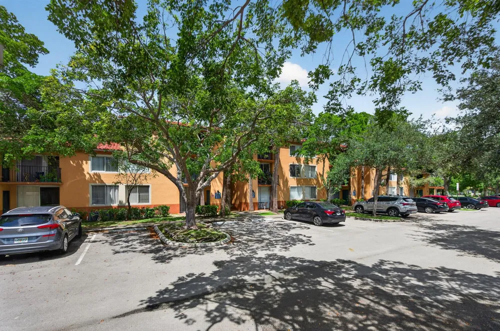 10717 E Cleary Boulevard E #106 Plantation, FL 33324