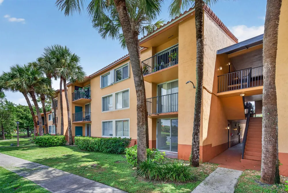 10717 E Cleary Boulevard E #106 Plantation, FL 33324