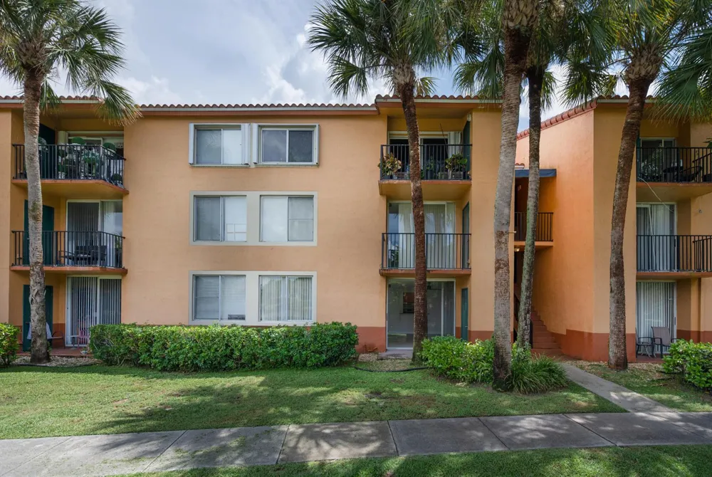 10717 E Cleary Boulevard E #106 Plantation, FL 33324