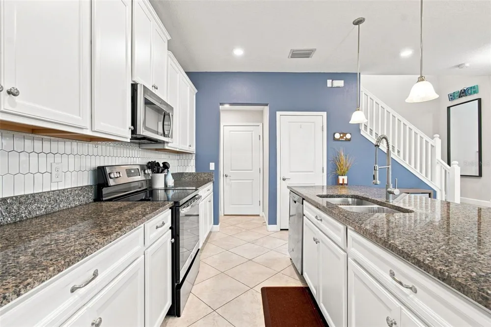 3207 PAINTED BLOSSOM COURT Lutz, FL 33558