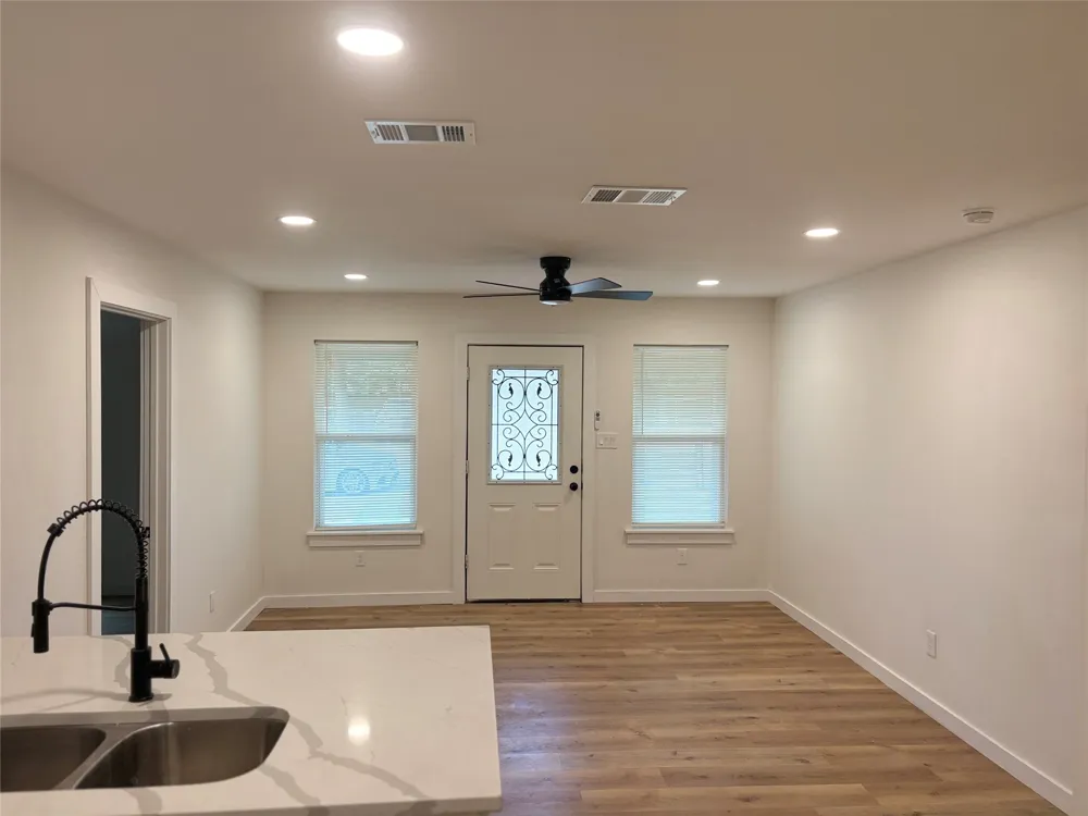 5536 Greenlee Street Fort Worth, TX 76112