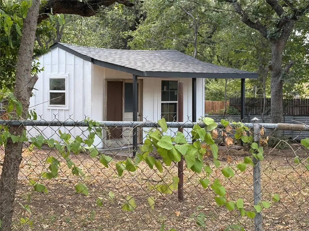 5536 Greenlee Street Fort Worth, TX 76112