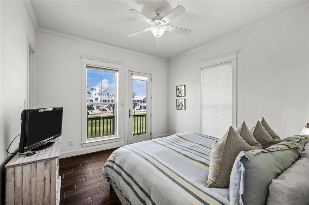 11406 Beachside Galveston, TX 77554