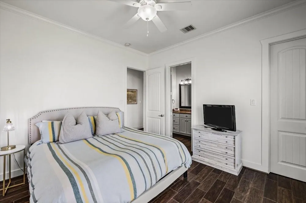 11406 Beachside Galveston, TX 77554