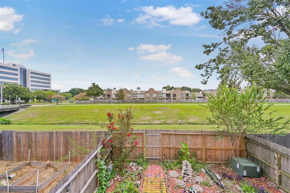 2336 Fairwind Road Houston, TX 77062