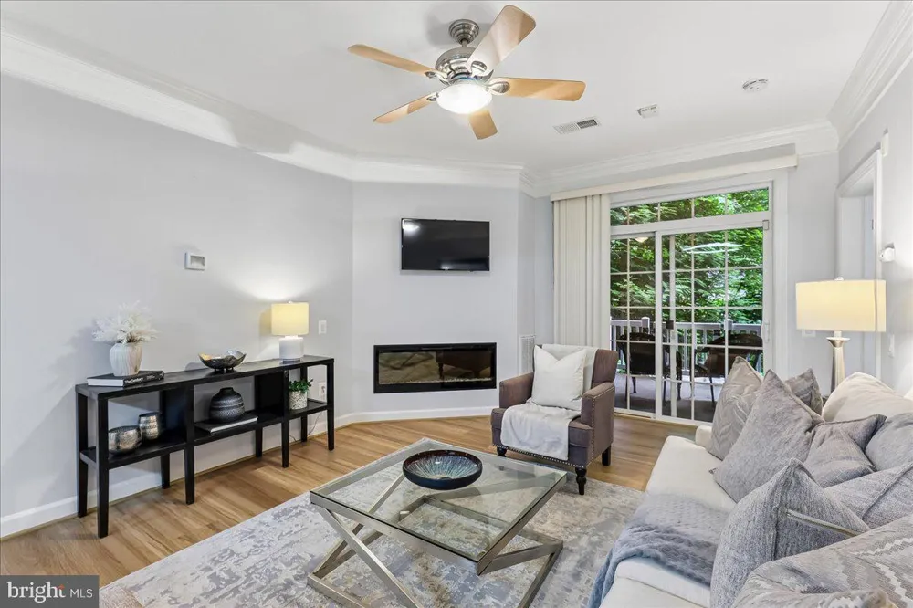 7880 ROLLING WOODS COURT #2103 Springfield, VA 22152
