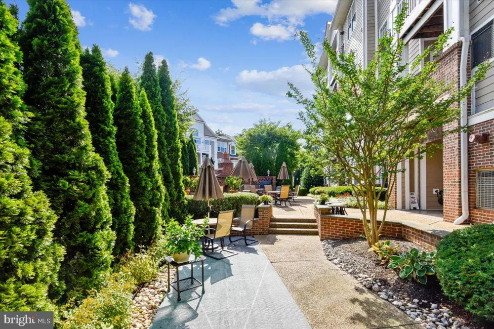 7880 ROLLING WOODS COURT #2103 Springfield, VA 22152