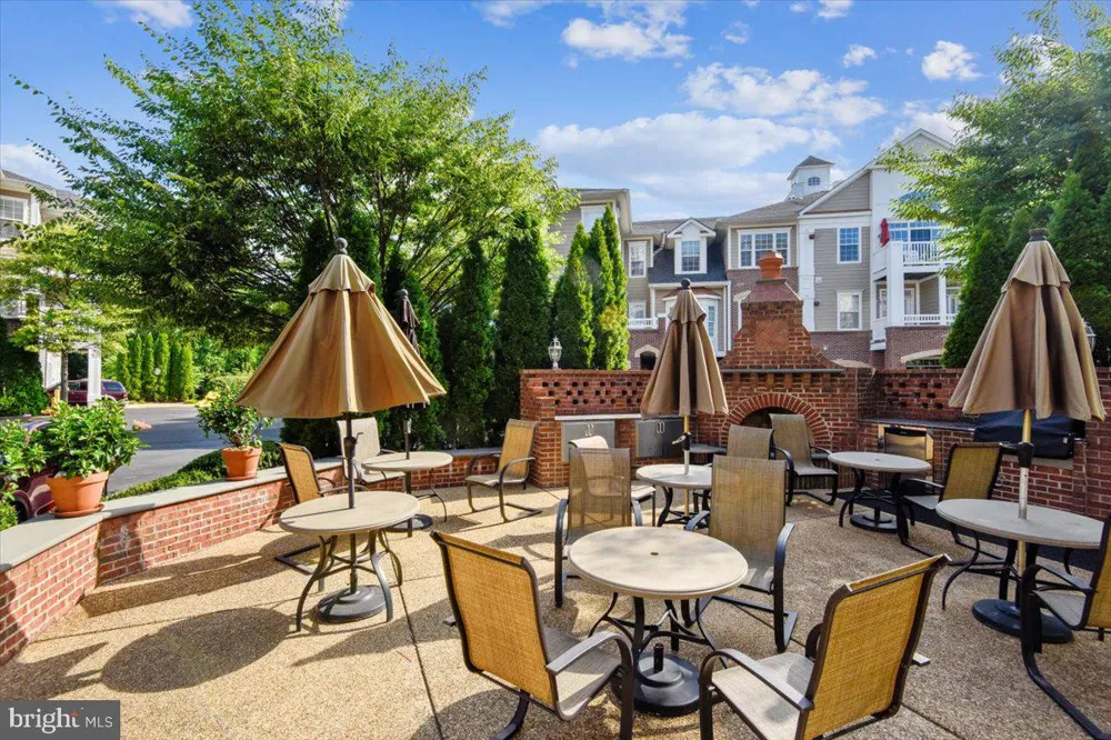 7880 ROLLING WOODS COURT #2103 Springfield, VA 22152