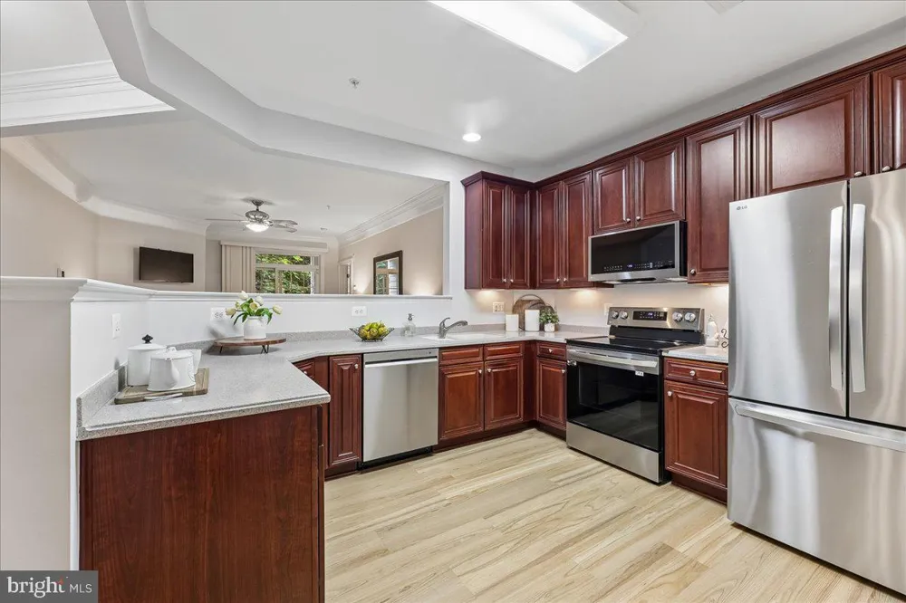 7880 ROLLING WOODS COURT #2103 Springfield, VA 22152