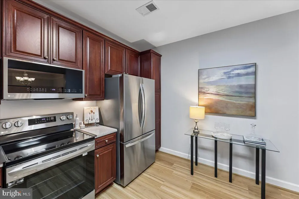 7880 ROLLING WOODS COURT #2103 Springfield, VA 22152