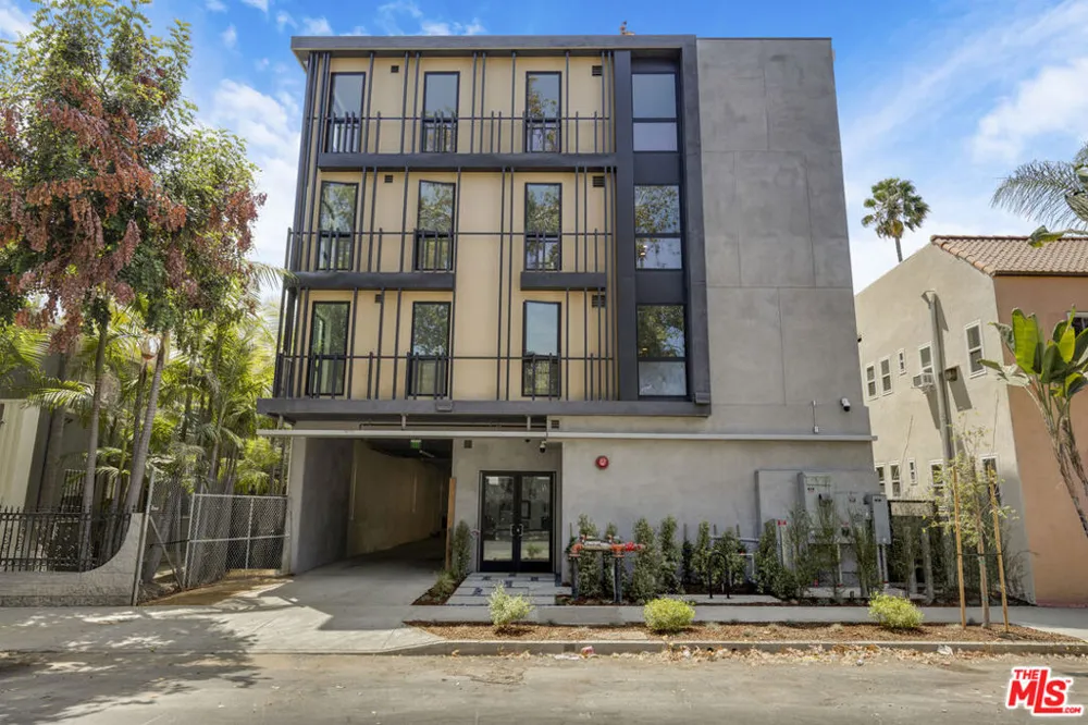 1825 New Hampshire Avenue #201 Los Angeles, CA 90027