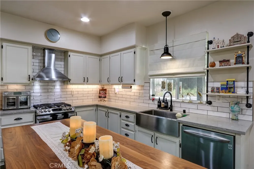 17565 Cedarwood Riverside, CA 92503