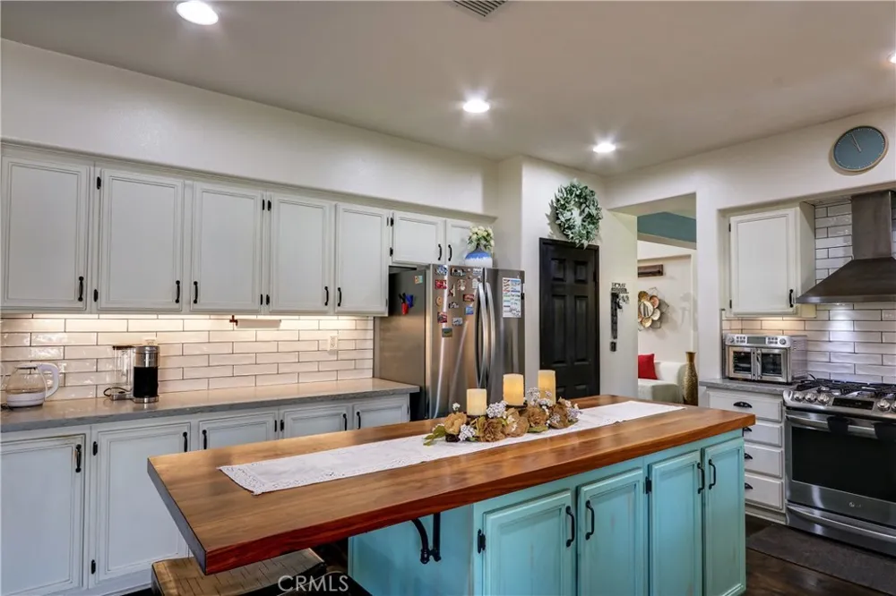17565 Cedarwood Riverside, CA 92503