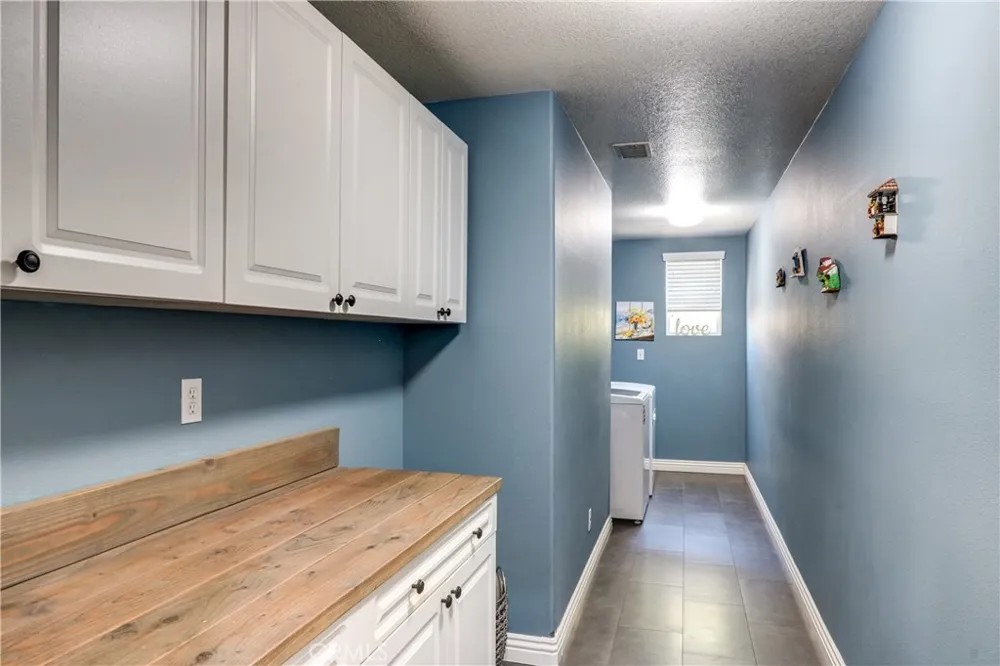 17565 Cedarwood Riverside, CA 92503