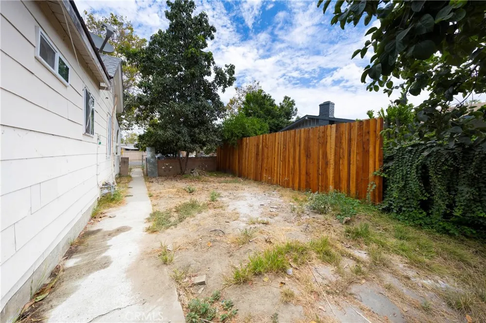 2430 W 6th #A&B Santa Ana, CA 92703