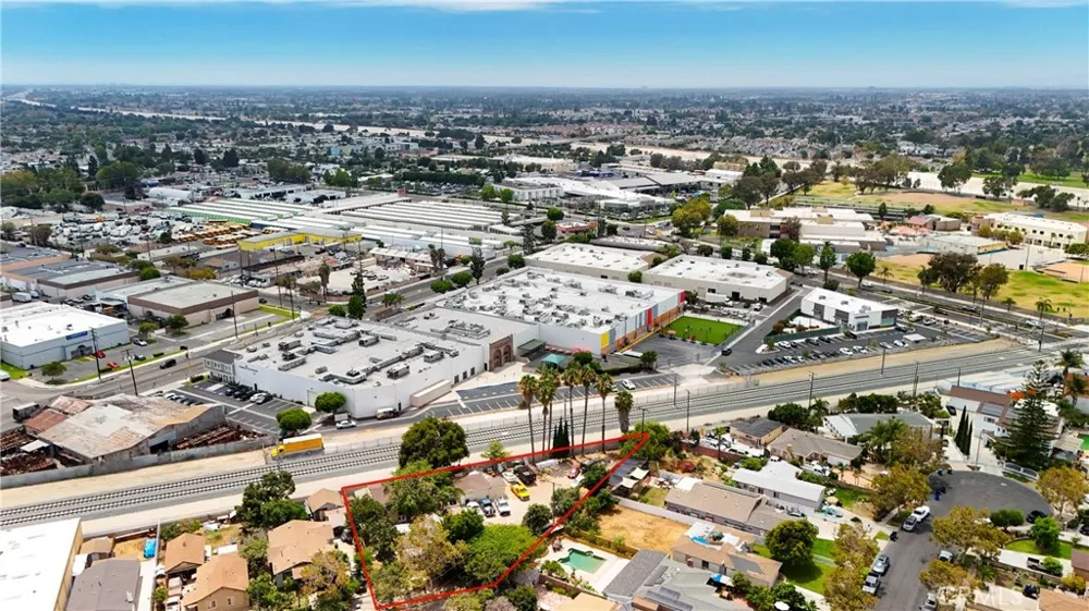 2430 W 6th #A&B Santa Ana, CA 92703