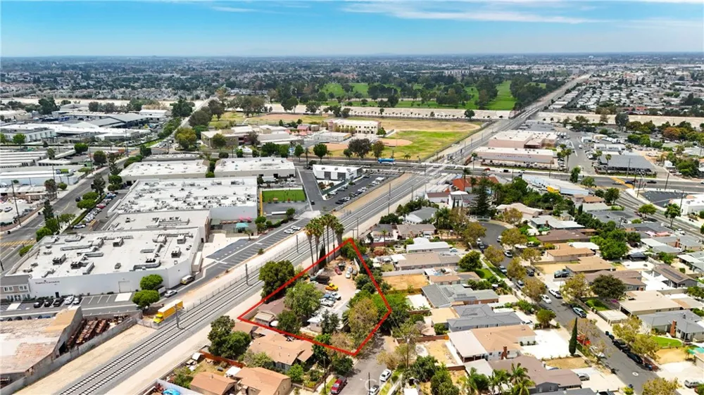 2430 W 6th #A&B Santa Ana, CA 92703