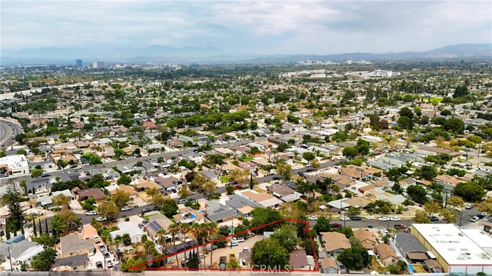2430 W 6th #A&B Santa Ana, CA 92703