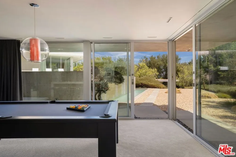 14700 Mulholland Drive Los Angeles, CA 90077
